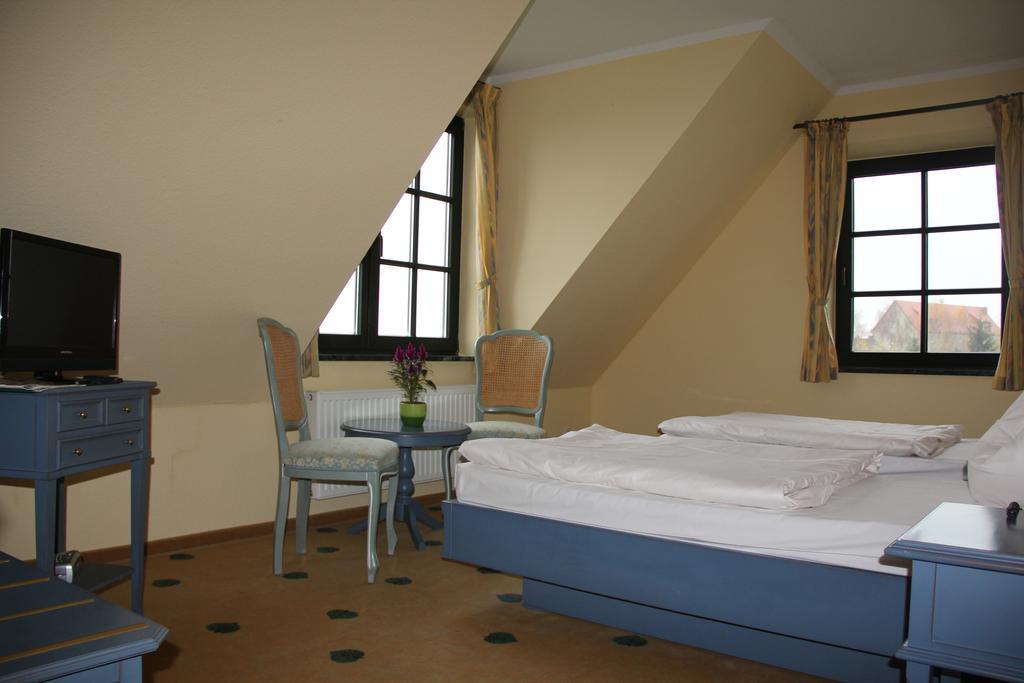 Mueritz Landhotel Gruener Baum Gotthun Exterior photo